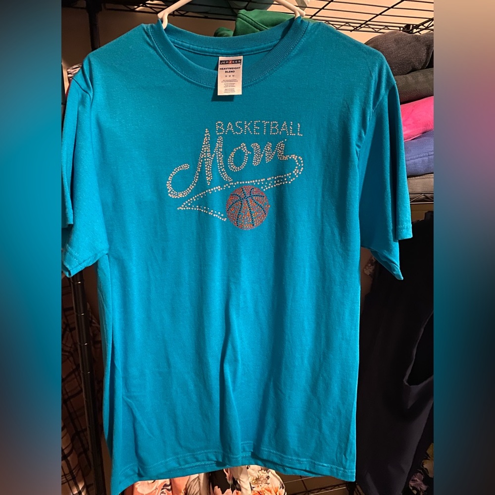 Women’s Basketball mom t-shirt